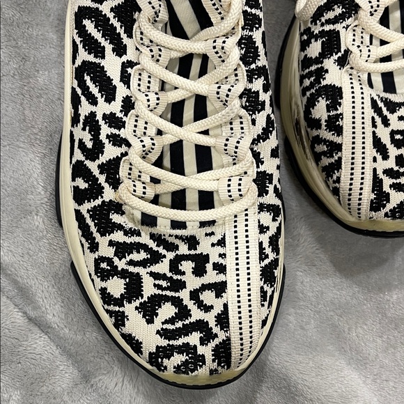 Steve Madden Cream & Black Leopard-Print Knit Sneakers - Picture 2 of 4